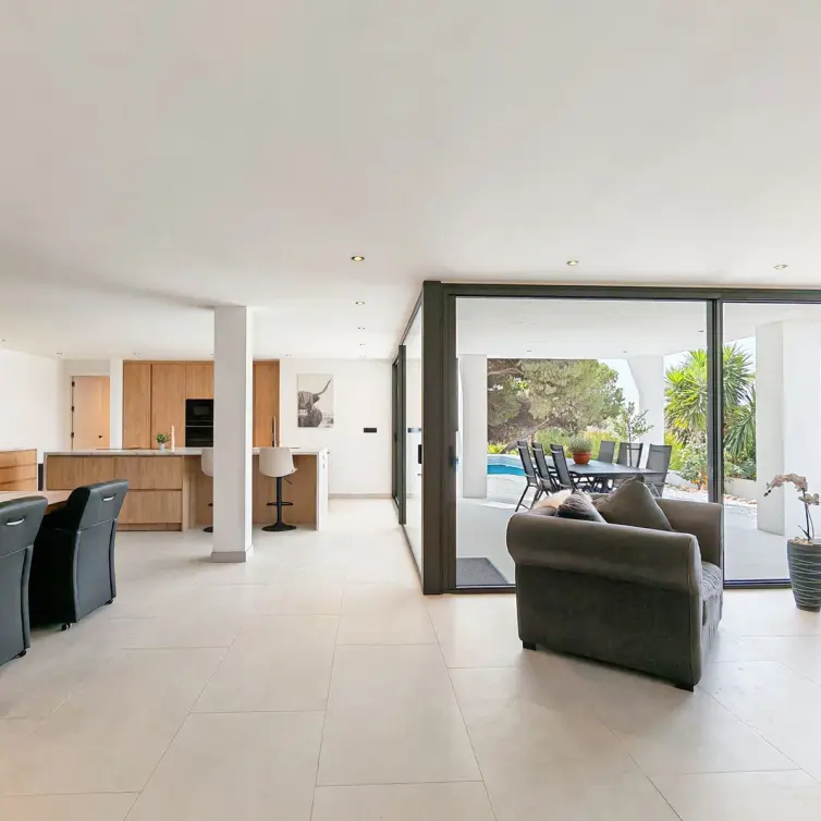 Venta de villa independiente en Elviria