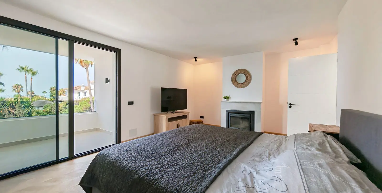 Venta de villa independiente en Elviria 10