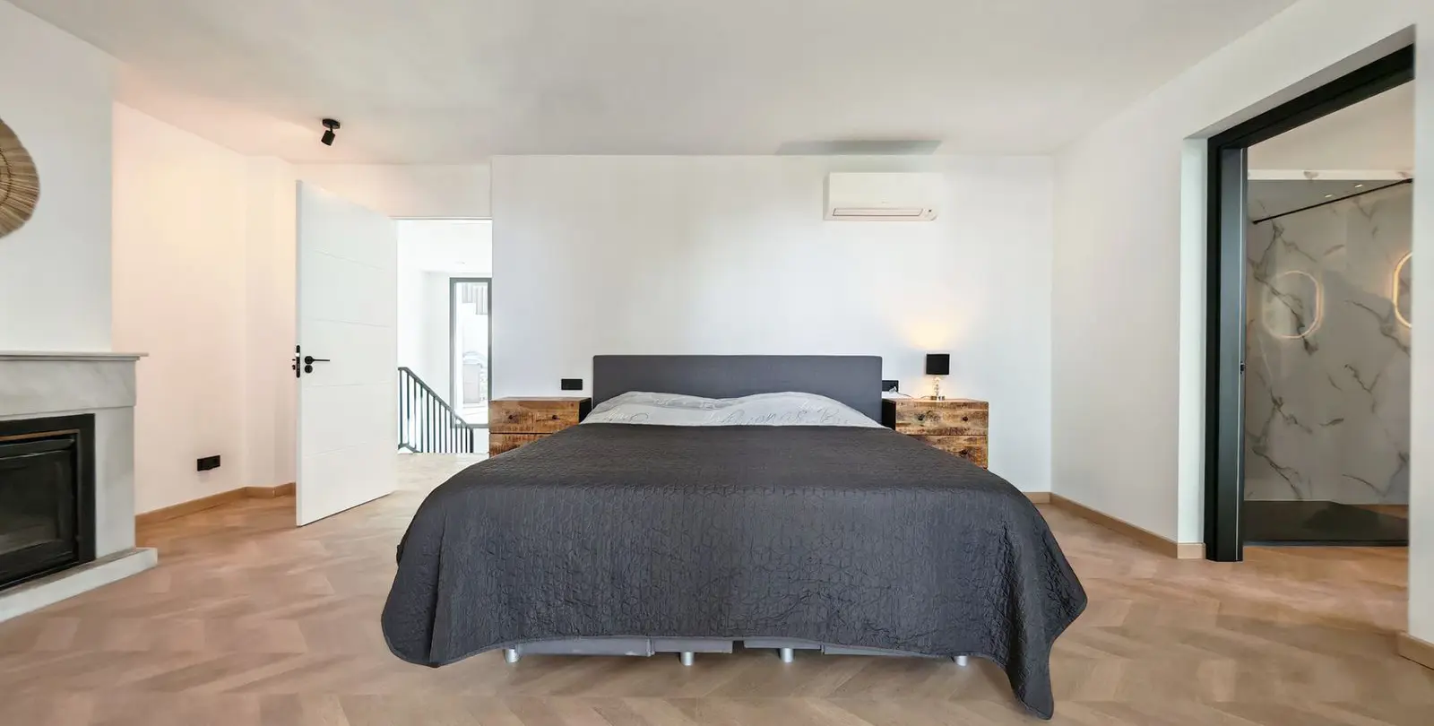 Venta de villa independiente en Elviria 11