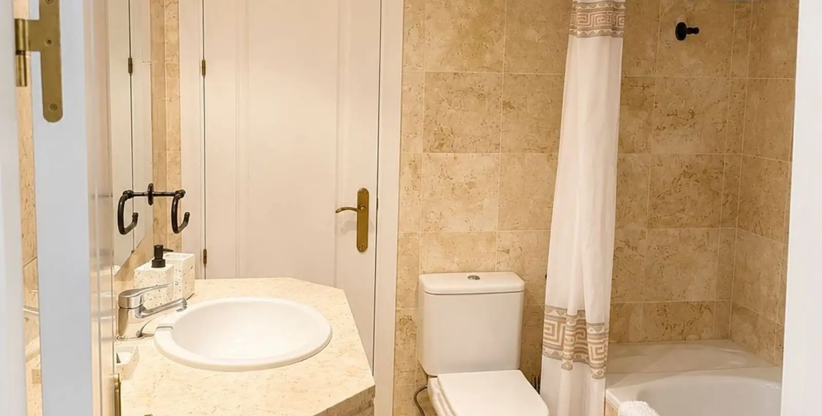 Sale of duplex in La Quinta 16