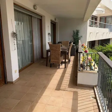 Sale of middle floor apartment in Altos de los Monteros