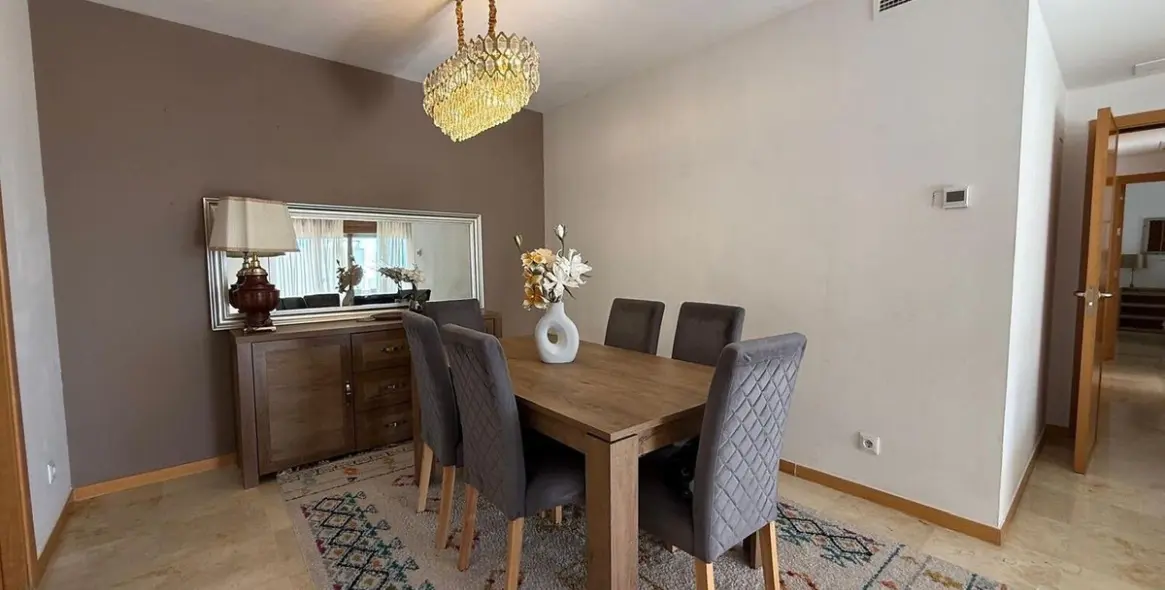 Sale of middle floor apartment in Altos de los Monteros 4