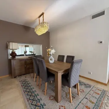 Sale of middle floor apartment in Altos de los Monteros
