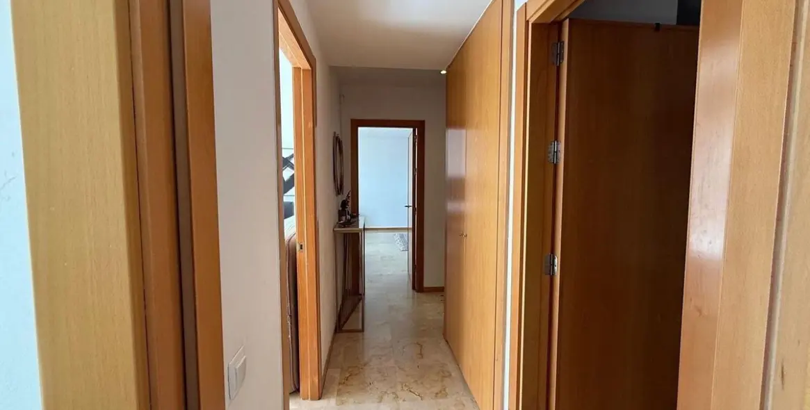 Sale of middle floor apartment in Altos de los Monteros 5