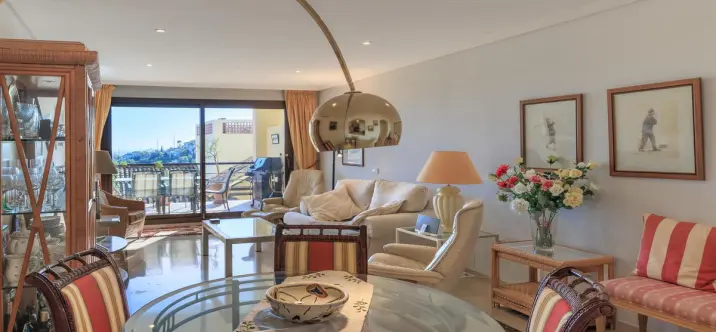Venta de apartamento en planta baja en Benahavís 0