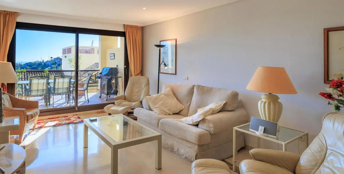 Venta de apartamento en planta baja en Benahavís 2