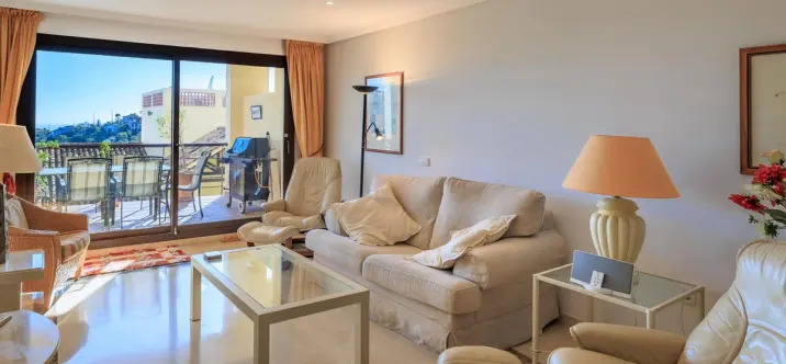 Venta de apartamento en planta baja en Benahavís 1