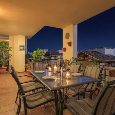 Venta de apartamento en planta baja en Benahavís