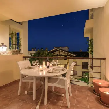 Venta de apartamento en planta baja en Benahavís