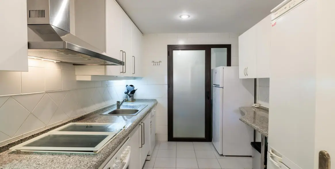 Venta de apartamento en planta baja en Benahavís 8