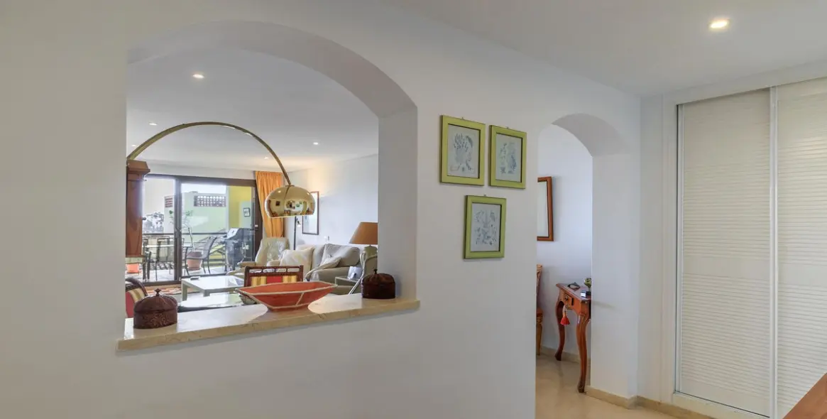 Venta de apartamento en planta baja en Benahavís 14