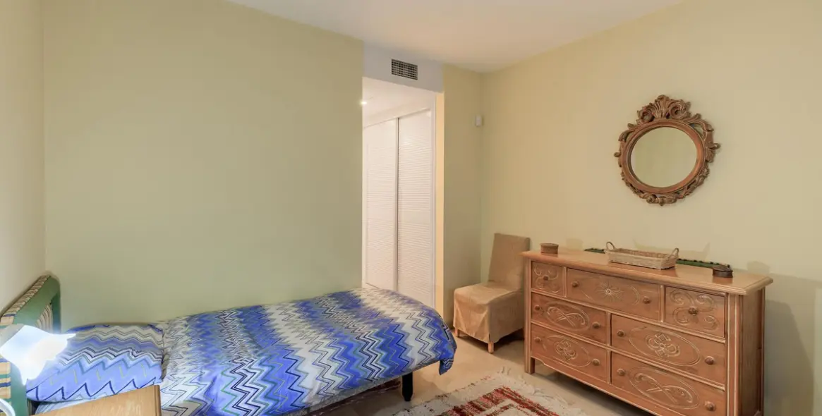 Venta de apartamento en planta baja en Benahavís 25