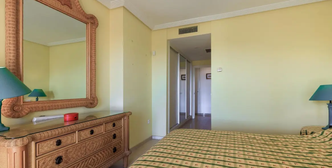 Venta de apartamento en planta baja en Benahavís 32