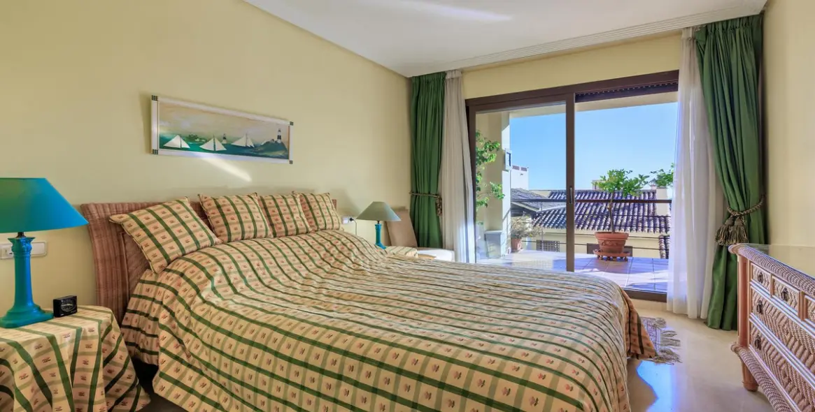 Venta de apartamento en planta baja en Benahavís 37