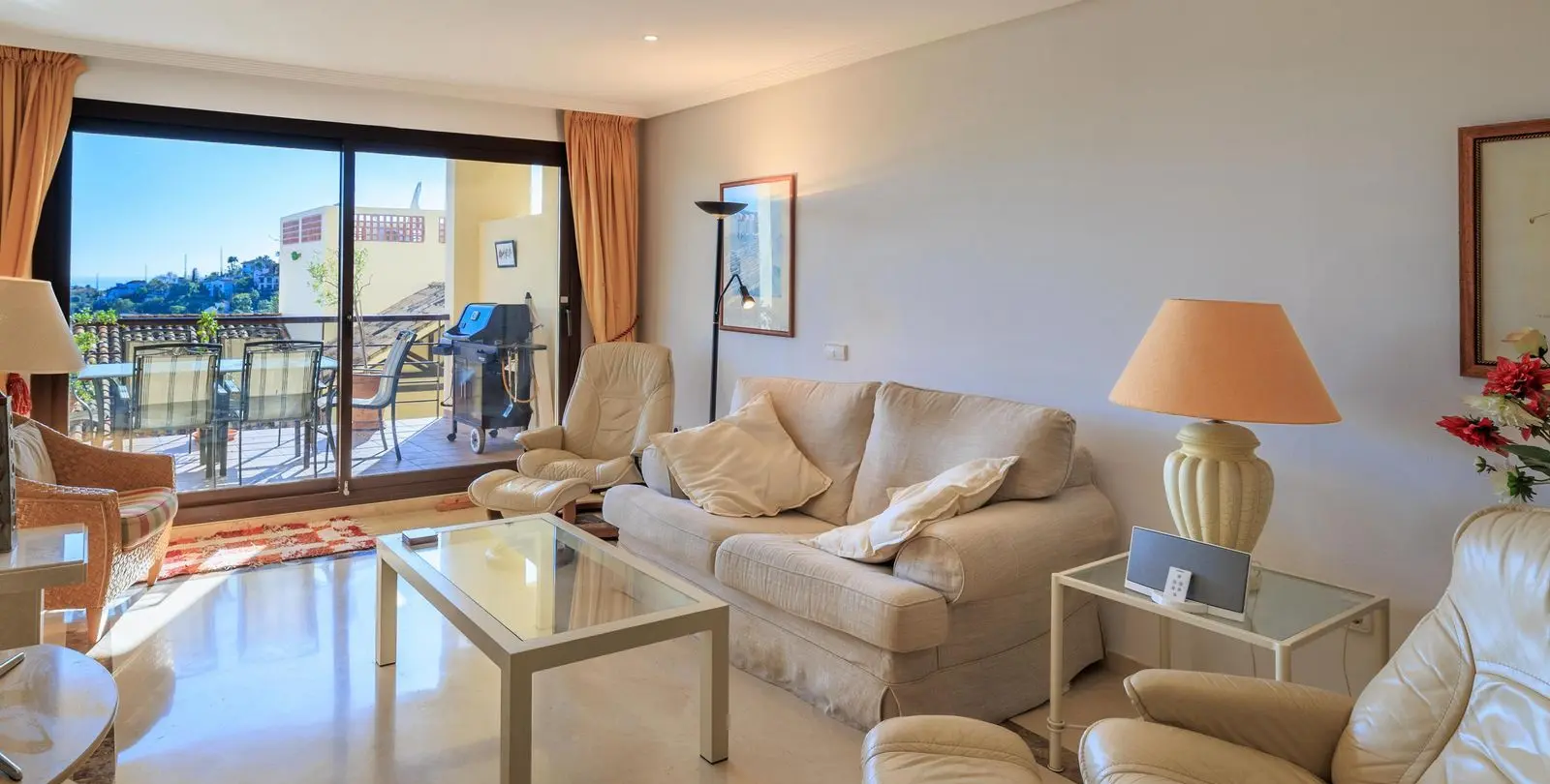 Venta de apartamento en planta baja en Benahavís 2
