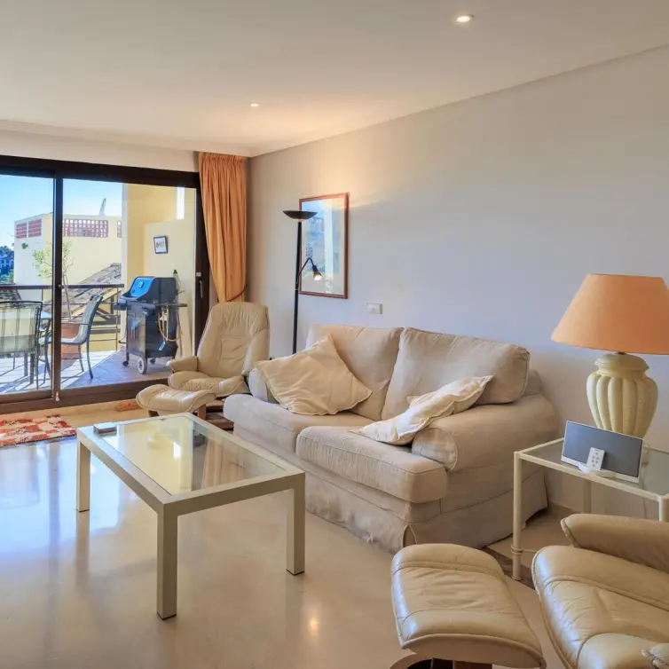 Venta de apartamento en planta baja en Benahavís
