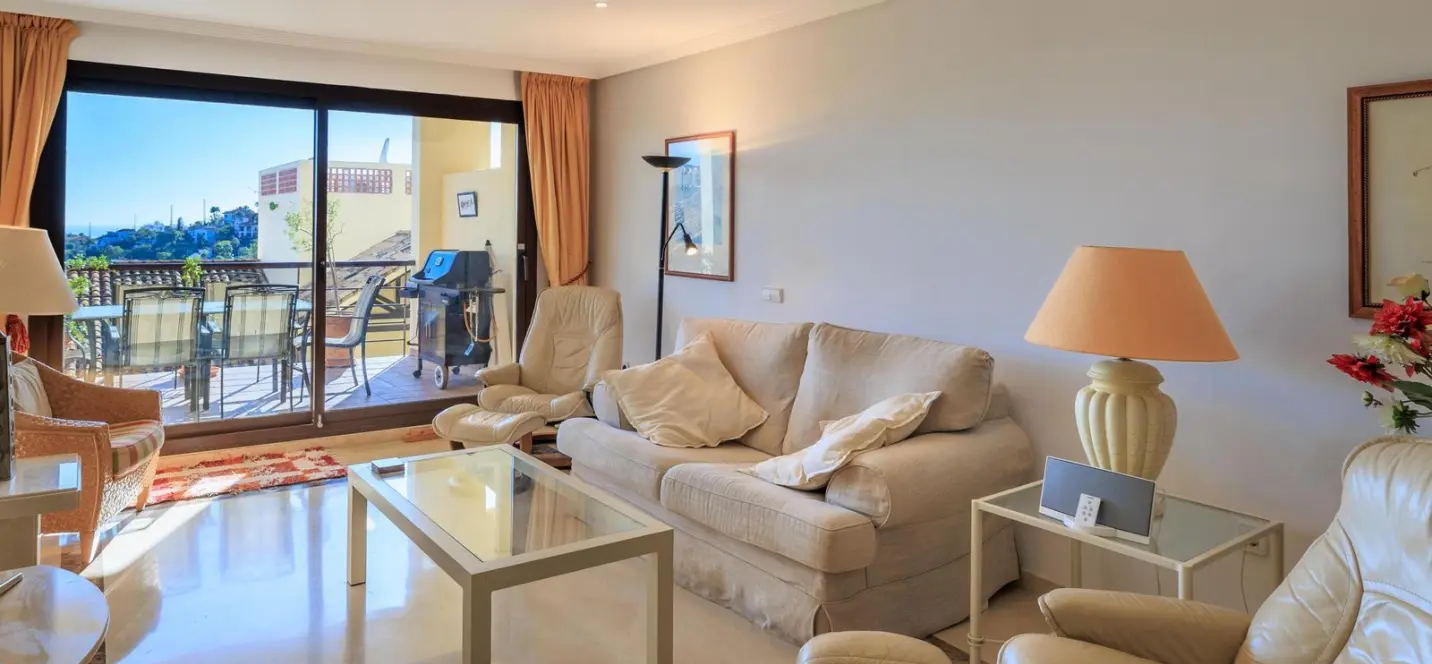 Venta de apartamento en planta baja en Benahavís 1