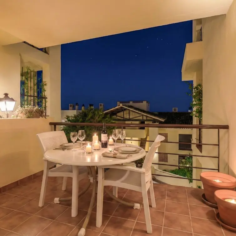 Venta de apartamento en planta baja en Benahavís