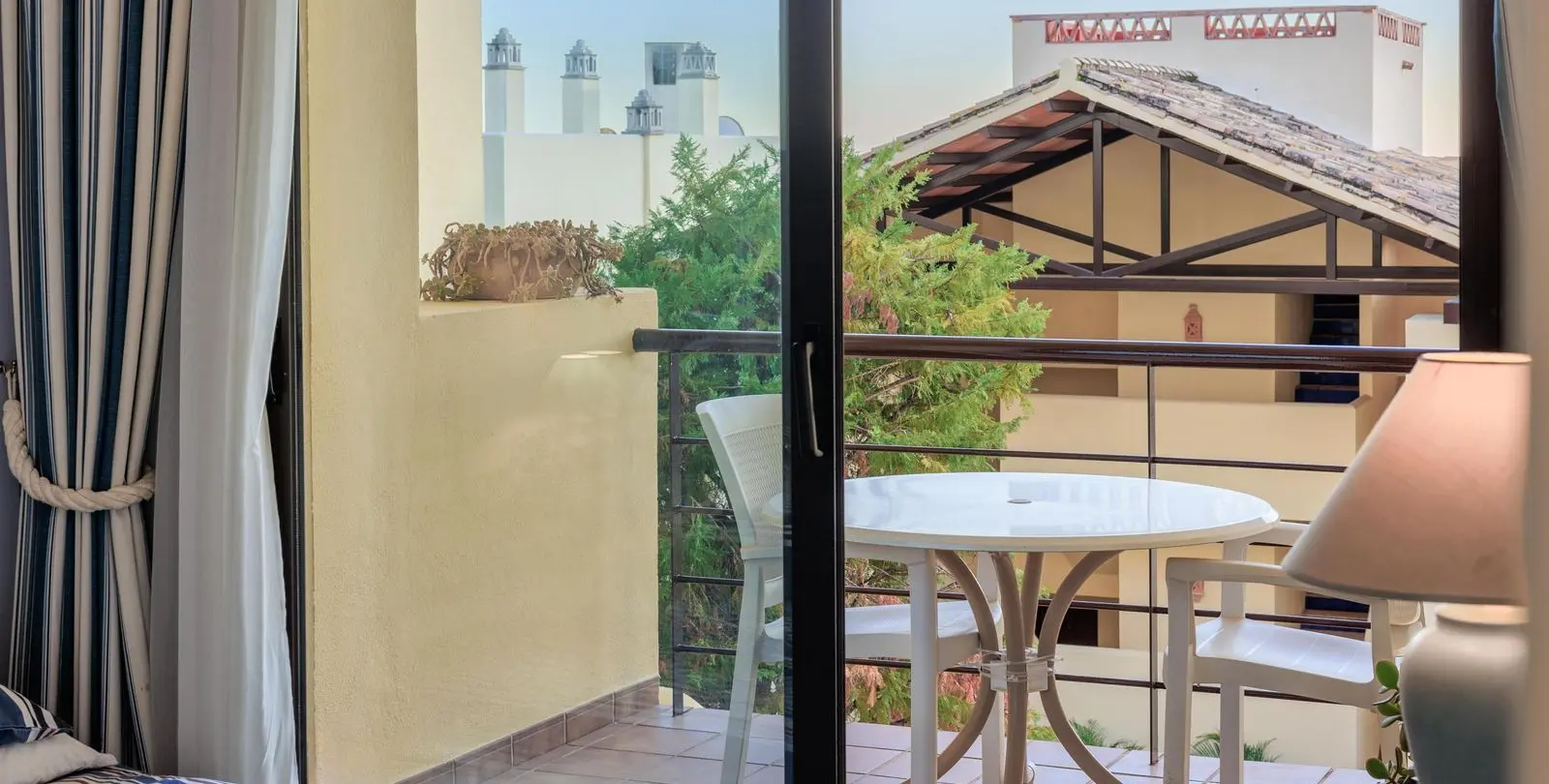 Venta de apartamento en planta baja en Benahavís 6