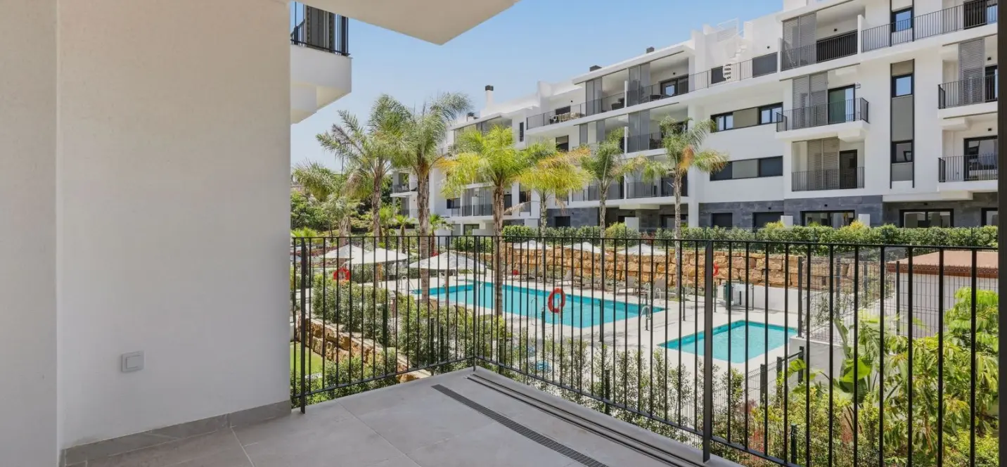 Продажа апартаментов на среднем этаже в Estepona 1
