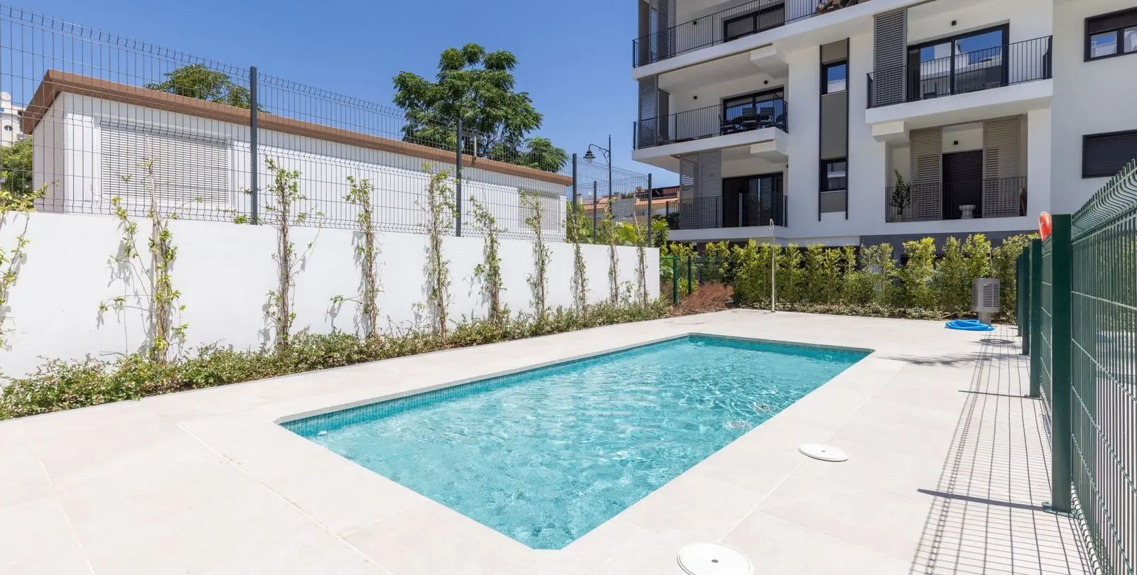 Продажа апартаментов на среднем этаже в Estepona 7