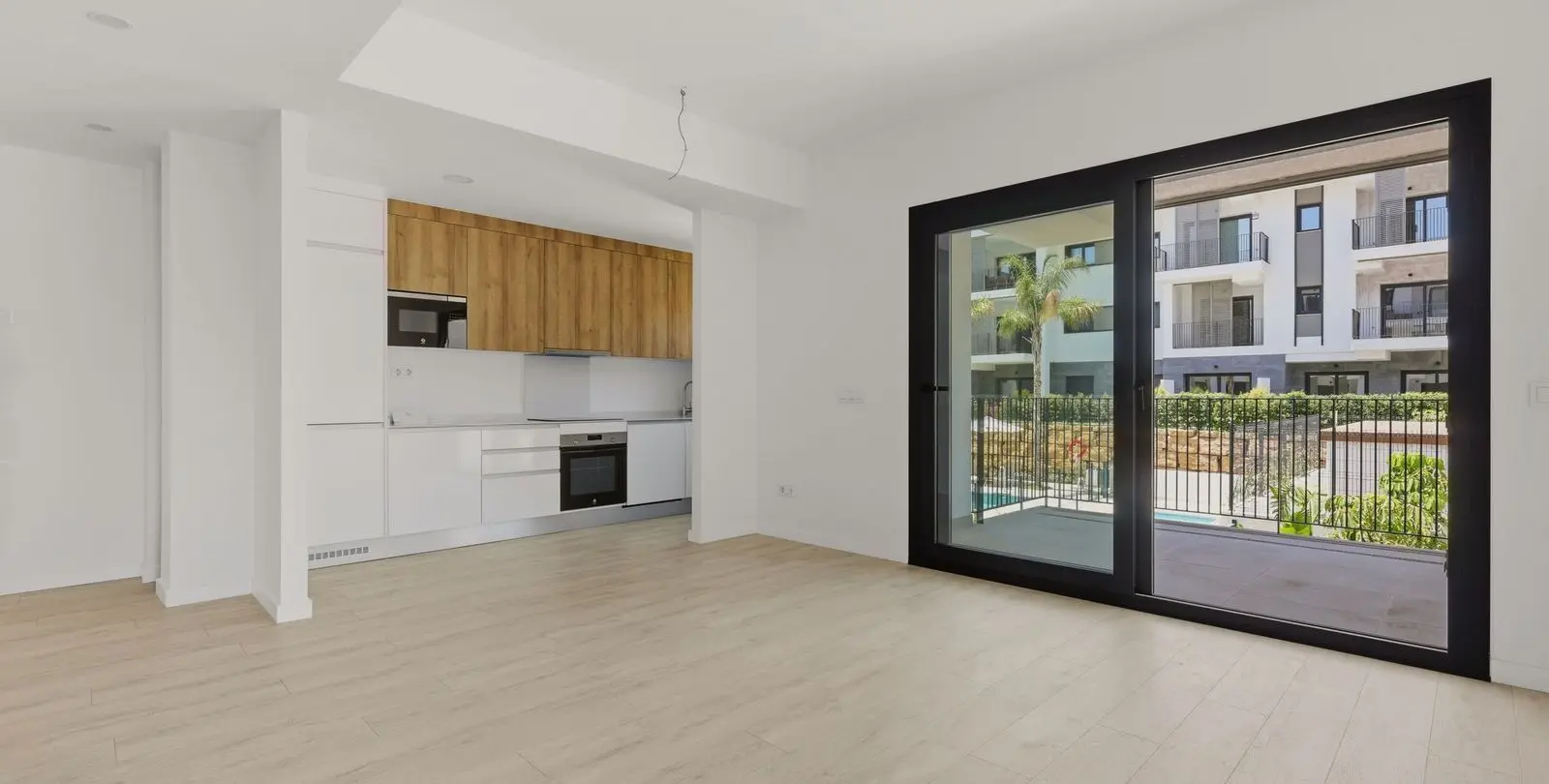 Продажа апартаментов на среднем этаже в Estepona 15