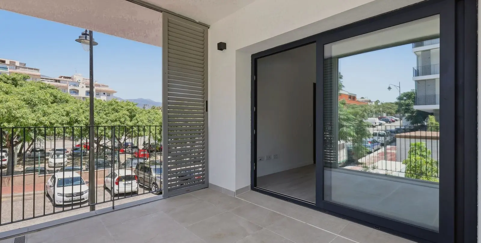 Продажа апартаментов на среднем этаже в Estepona 16
