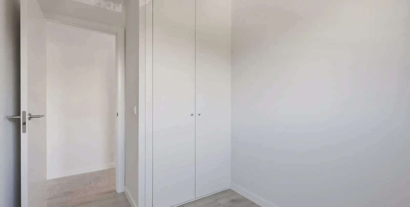 Продажа апартаментов на среднем этаже в Estepona 28