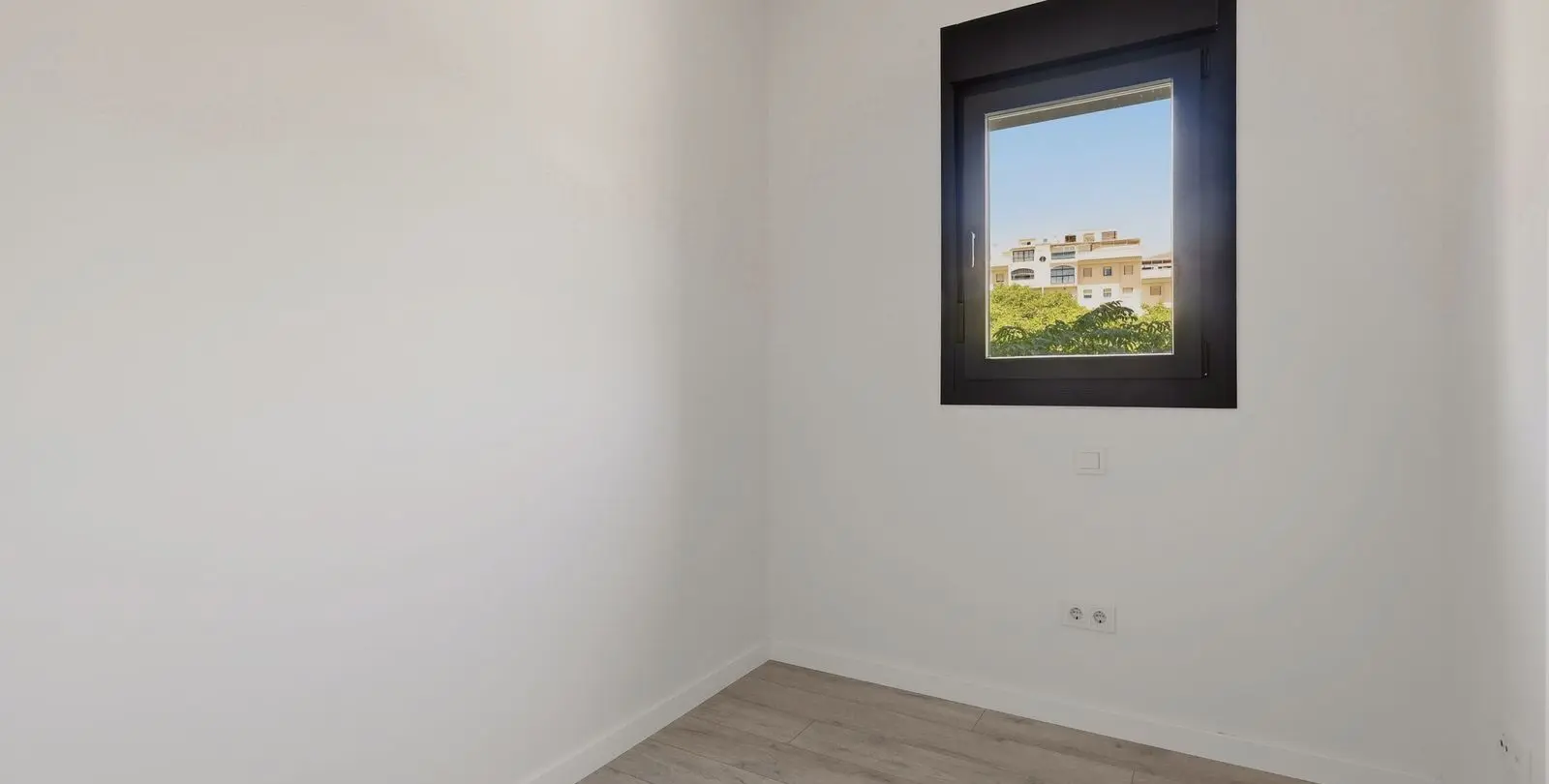 Продажа апартаментов на среднем этаже в Estepona 29