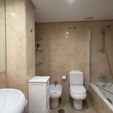 Sale of middle floor apartment in The Golden Mile