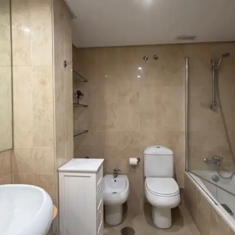Sale of middle floor apartment in The Golden Mile