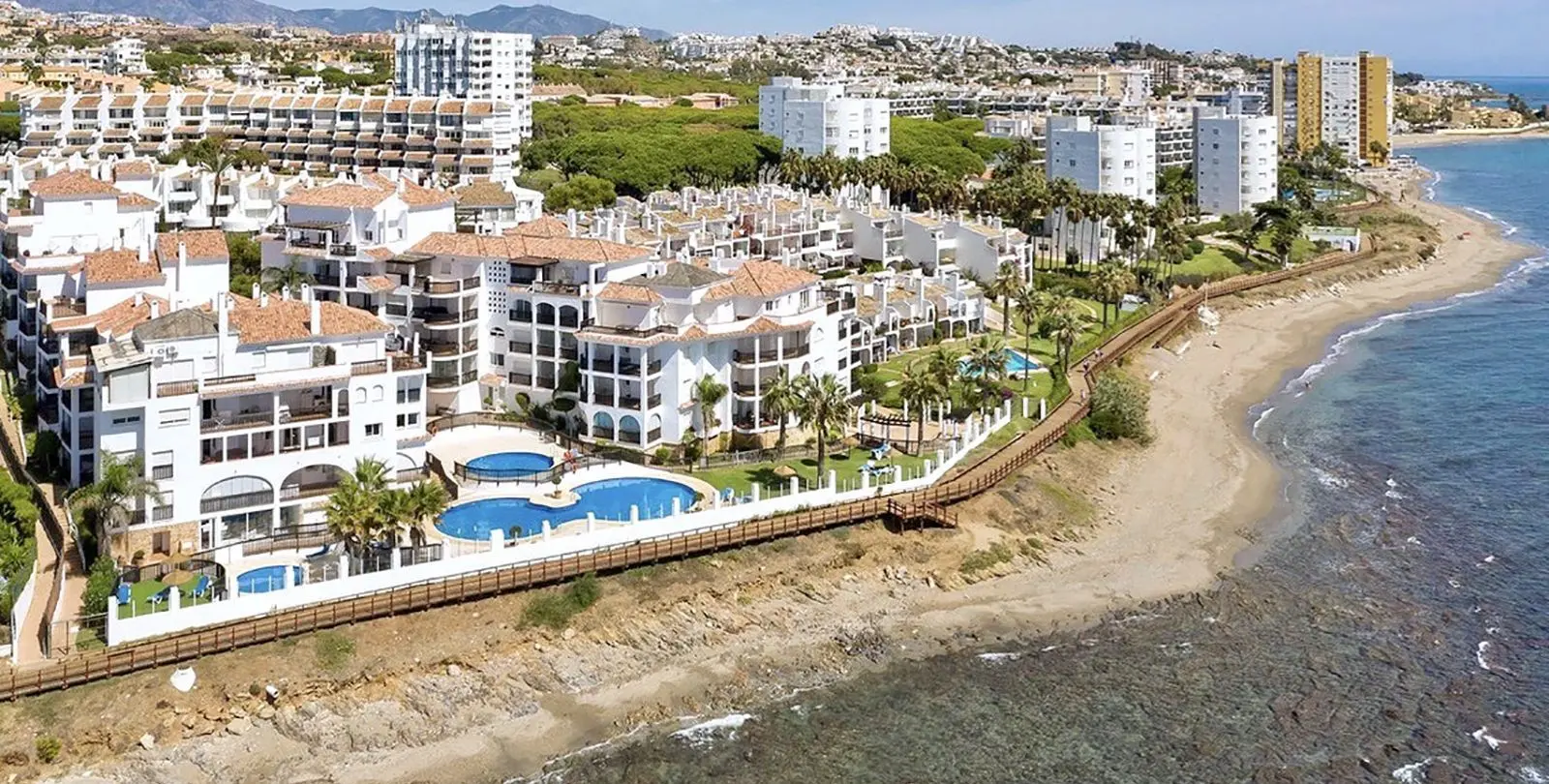 Sale of ground floor apartment in Calahonda 1