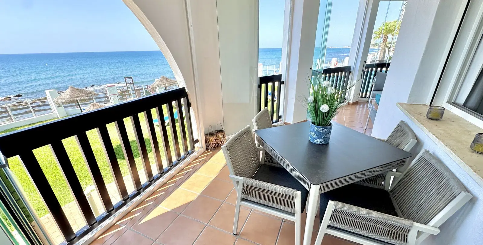Sale of ground floor apartment in Calahonda 2