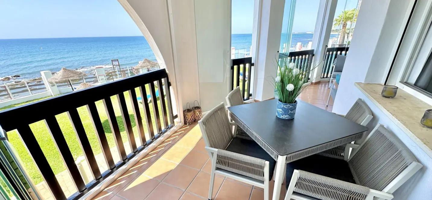 Sale of ground floor apartment in Calahonda 1