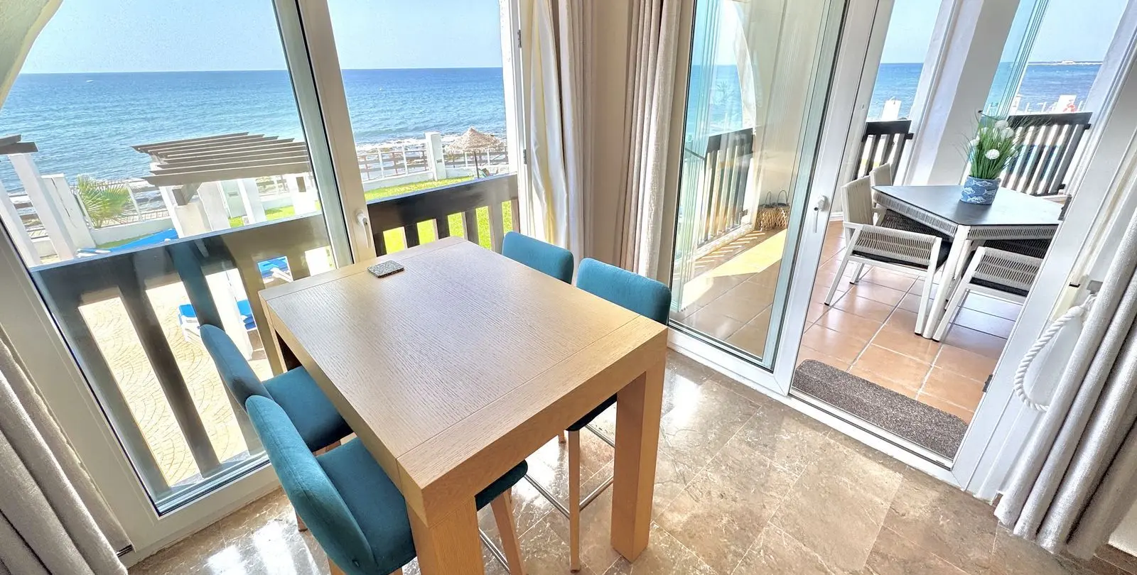 Sale of ground floor apartment in Calahonda 9