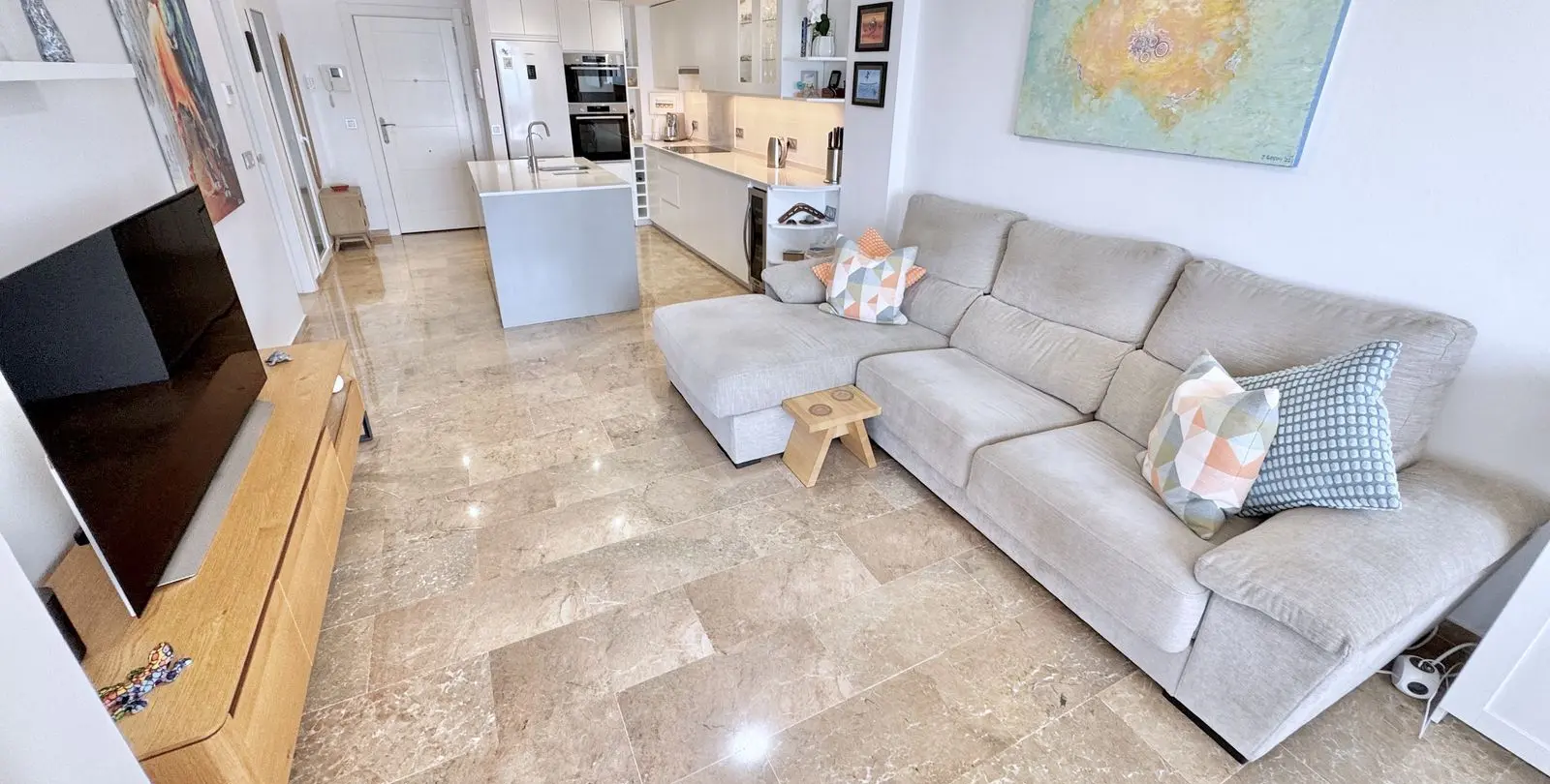 Sale of ground floor apartment in Calahonda 16
