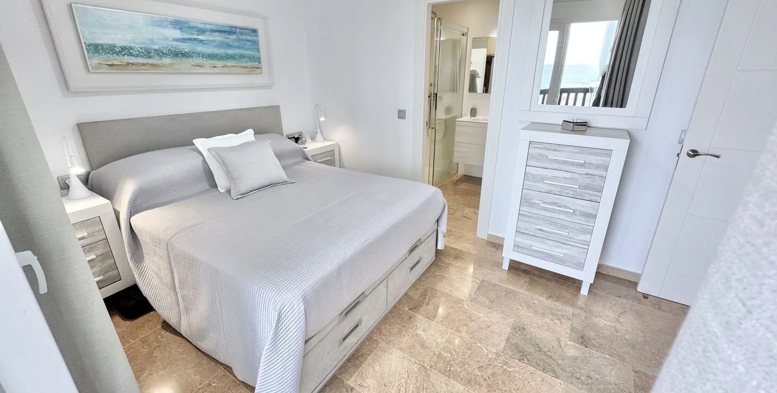 Sale of ground floor apartment in Calahonda 18