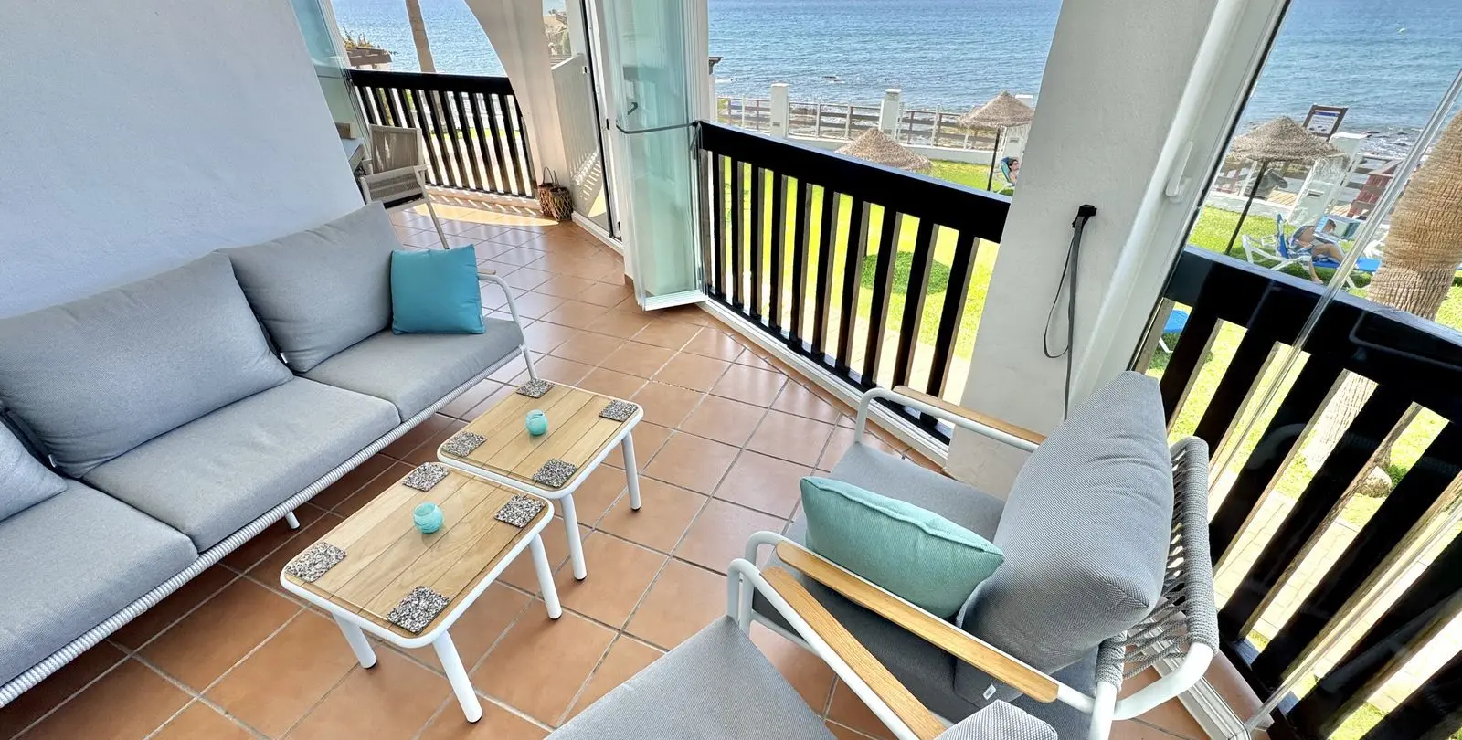 Sale of ground floor apartment in Calahonda 20