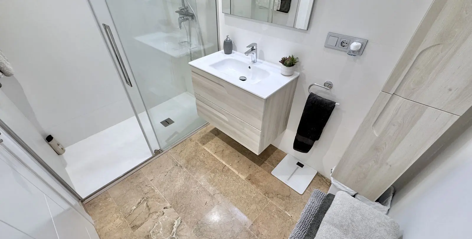 Sale of ground floor apartment in Calahonda 21