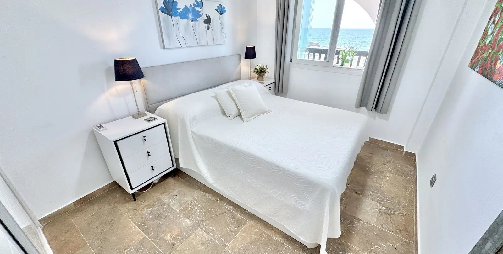 Sale of ground floor apartment in Calahonda 22