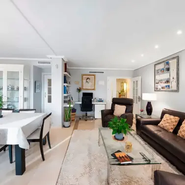 Venta de apartamento en planta baja en Los Arqueros