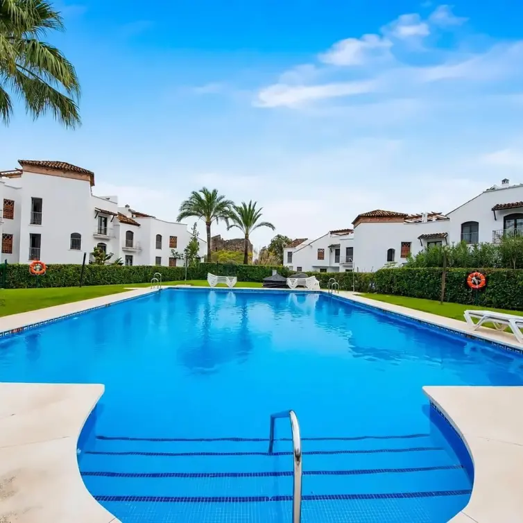 Venta de apartamento en planta baja en Los Arqueros