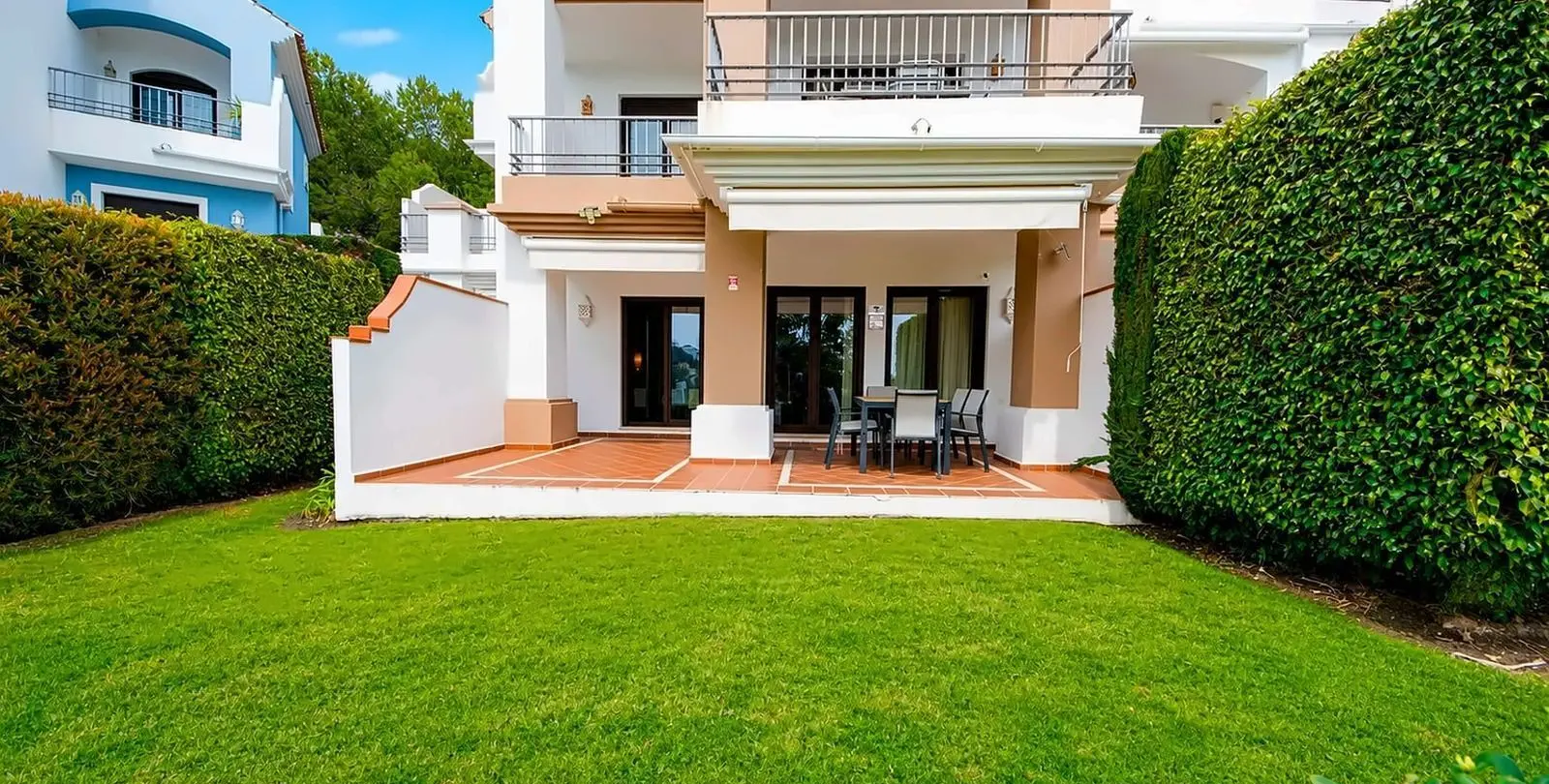 Продажа апартаментов на первом этаже в Los Arqueros 2