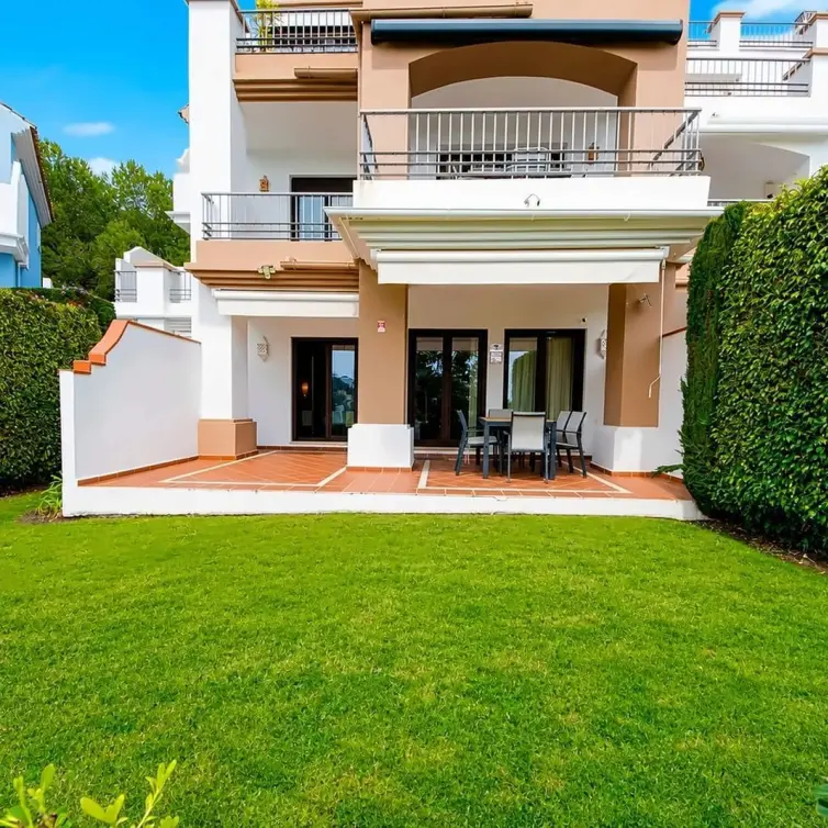Venta de apartamento en planta baja en Los Arqueros