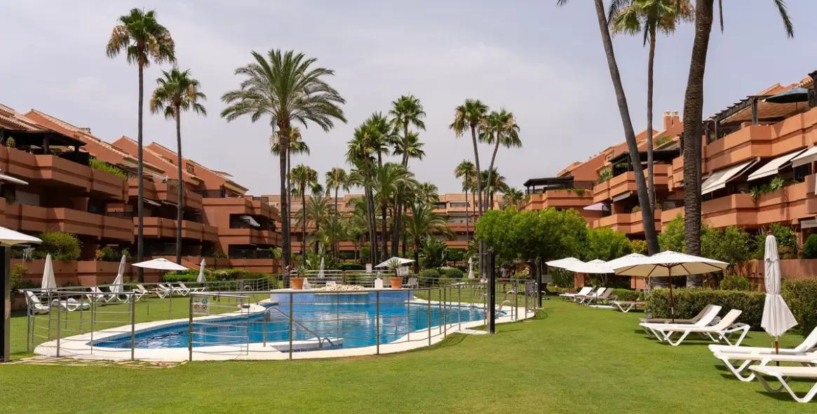 Venta de apartamento en planta baja en Marbella 2