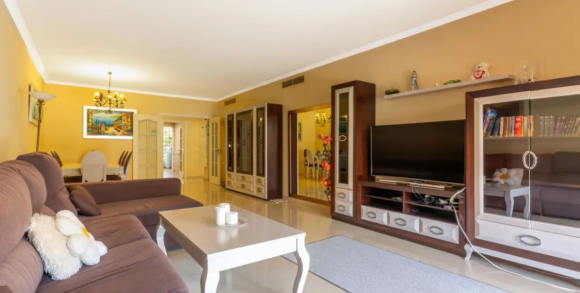 Venta de apartamento en planta baja en Marbella 3