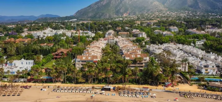 Venta de apartamento en planta media en Marbella 0