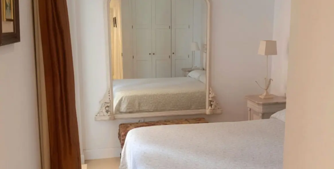 Venta de apartamento en planta media en Marbella 17