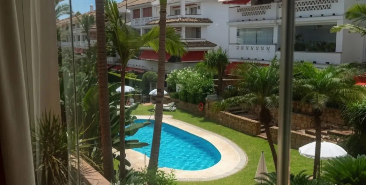 Venta de apartamento en planta media en Marbella 20