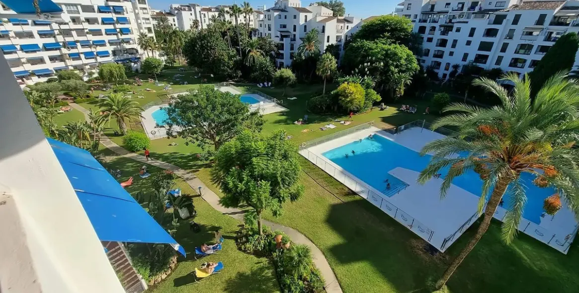 Продажа апартаментов на среднем этаже в Puerto Banús 1